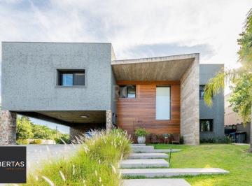 Casa · 550m² · 5 Quartos · 4 Vagas · Casa à venda - em Terraville