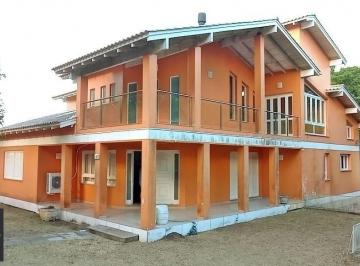 Casa · 467m² · 3 Quartos · 2 Vagas · Casa no Condomínio Cantegril com 1.080m2 de terreno e 467m2 de área construída