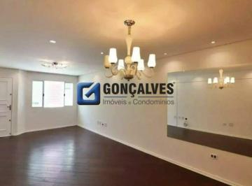 Casa · 227m² · 3 Quartos · 3 Vagas · Sobrado para Aluguel em São Bernardo do Campo (Anchieta) com 3 Suítes e 3 Vagas