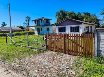 Casa · 706m² · 3 Quartos · 2 Vagas · Casa com 3 dormitórios e amplo espaço de terreno