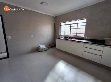 93de752bb960160f0c8c70cb79dda9f9258ef4c7 · EXCELENTE CASA PARA LOCAÇÃO RESIDENCIAL OU COMERCIAL NO CENTRO DE ATIBAIA