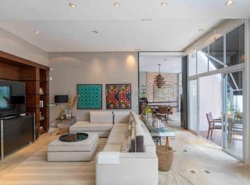 Casa · 765m² · 6 Quartos · 4 Vagas · Casa de Alto Padrão com 6 dormitório