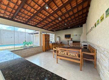 Casa de 4 quartos, Vicente Pires · Casa Térrea com 4 Suítes, Habite-se, Piscina e Lote de 800 m² no Jockey Club