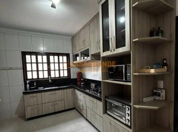 Casa · 132m² · 4 Quartos · 2 Vagas · Casa com 4 quartos no Bosque dos Ipês
