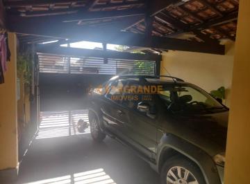 Casa · 90m² · 3 Quartos · 2 Vagas · Casa à venda no Jd Colonial - 2 quartos, sendo 1 suíte e Edícula- Zona Sul