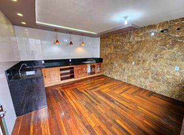 Casa de 3 quartos, Gravatá · Casa fora de condomínio com 03 quartos no centro da cidade à venda em Gravatá/PE!