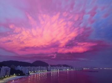 Apartamento de 3 quartos, Guarujá · Lindo apartamento com uma bela vista para a praia , disponivel tanto para venda como para aluguel.