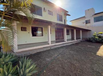 Casa de 3 quartos, Montes Claros · Casa à Venda no Ibituruna | Esquina | 718 m² de Terreno | 349 m² área construída | Piscina