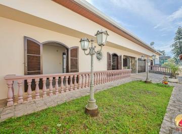 Casa de 5 quartos, Curitiba · Casa para venda possui 204 metros quadrados com 5 quartos em Jardim das Américas - Curitiba - PR
