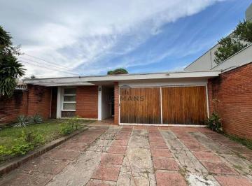 Casa · 307m² · 6 Quartos · 4 Vagas · Casa com vocação comercial para venda e locação no bairro Vila Independência em Piracicaba/SP