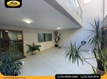 Casa · 3 Quartos · 2 Vagas · Excelente casa à venda no bairro Laranjeiras!
