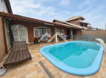 Casa · 151m² · 3 Quartos · 2 Vagas · Casa com Piscina e Churrasqueira em Peruíbe