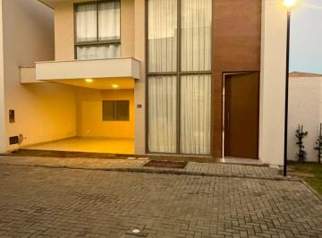 Casa de 4 quartos, Lauro de Freitas · Casa a venda de esquina 4/4 sendo 3 suítes 151 m2 no Jaguar em Villas do Atlântico