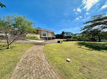 Foto 01 · Casa de luxo em condomínio para locação em Cotia-SP, bairro Vila Santo Antônio: 4 quartos, 4 suítes,