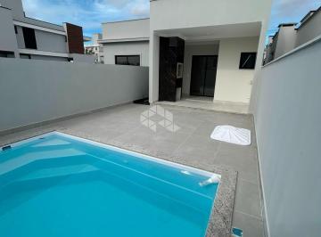 Casa · 94m² · 2 Quartos · Sobrado alto padrão com piscina em Tijucas!