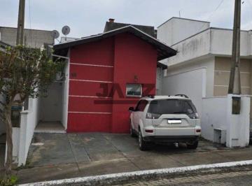Casa · 80m² · 3 Quartos · 2 Vagas · Casa Térrea com Suíte e Closet no São Gonçalo - Condomínio Villagio Flores | Taubaté