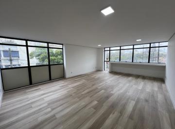 Comercial · 67m² · 1 Quarto · Sala comercial reformada e elevador no bairro Bom Fim.