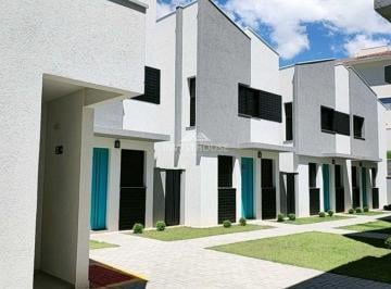 Casa · 105m² · 2 Quartos · 2 Vagas · Casa em condomínio com 2 suítes, home office e quintal privativo próximo ao Centro de Poços de Calda