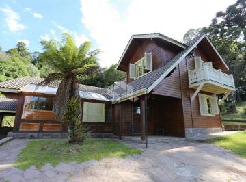 Casa · 340m² · 3 Quartos · Casa 340m², 3 dormitórios, em Canela, a 3 minutos da Igreja de Pedra