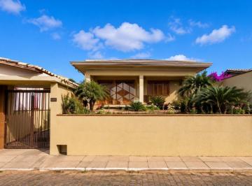 Casa · 282m² · 4 Quartos · 1 Vaga · Sobrado à venda | 4 dormitórios | Localização privilegiada no centro
