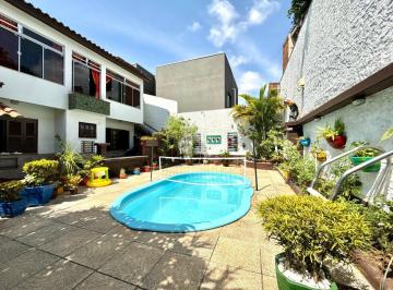 Casa · 286m² · 4 Quartos · 3 Vagas · Casa de 3 dormitórios, 1 suíte master, piscina, 3 vagas no Jardim Algarve em Alvorada.