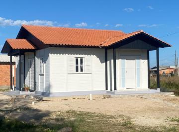 Casa · 66m² · 2 Quartos · 2 Vagas · Casa nova de esquina - 200m da Beira Mar bairro Lagoinha, em Balneário Arroio do Silva- SC