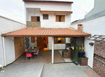 Casa · 160m² · 3 Quartos · 2 Vagas · Casa à Venda na Vila Fátima | 3 Dormitórios, 1 Suíte, 2 Vagas e a Apenas 10 Minu