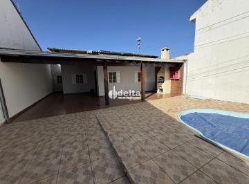 Casa · 250m² · 3 Quartos · 3 Vagas · Casa residencial com 3 quartos sendo 1 suíte disponível para locação no bairro Granada em Uberlândia