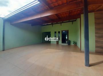 Casa · 299m² · 3 Quartos · 4 Vagas · Casa residencial com 3 quartos sendo 1 suíte disponível para locação no bairro Shopping Park em Uber