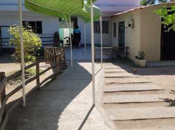 Casa · 240m² · 7 Quartos · 3 Vagas · Casa/Escola com Amplo Terreno de 700m² - Excelente Oportunidade para Moradia ou