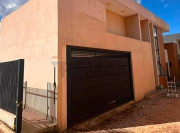 Casa · 285m² · 3 Quartos · 2 Vagas · Seu Novo Lar no Coração de Vicente Pires