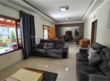 Rural · 342m² · 5 Quartos · 10 Vagas · Excelente Chácara com 1.000m² e 5 Dormitórios Próxima ao Lago – Jardim Leonor