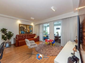 be5460d5-b53a-4915-9a94-525964ce9093.jpg · APTO À VENDA, COM 82 M², 2 DORMS. (1 SUÍTE) COM ARMÁRIOS EMB. E AR COND. , VARANDA GOURMET, PISCINA 