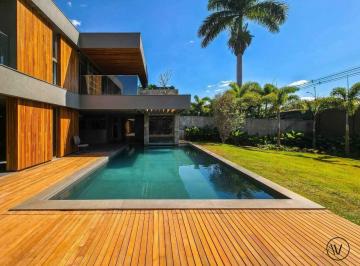 Casa · 900m² · 4 Quartos · 2 Vagas · SHIS QI 05 — Residência assinada — Studio Zuba