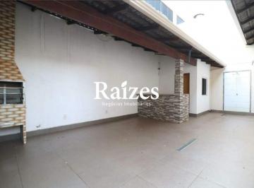 Casa · 250m² · 3 Quartos · 4 Vagas · Casa de 250m² Construídos no Bairro Brasil com Porcelanato, 3 Quartos sendo 1 Suíte, Gourmet e 4 Vag