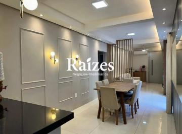 Casa · 220m² · 3 Quartos · 5 Vagas · Casa com 3 quartos sendo 1 suíte no Umuarama em Uberlândia