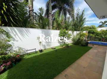Casa · 300m² · 4 Quartos · 4 Vagas · Casa em Condomínio Fechado com 4 Suítes no Jardim Karaíba em Uberlândia