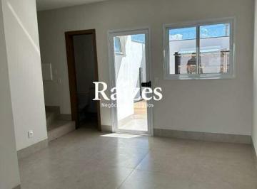 Casa · 83m² · 2 Quartos · 2 Vagas · Casa Sobrado com 2 suíte e Varanda Gourmet no Bairro Novo Mundo em Uberlândia