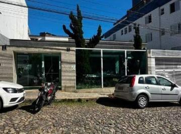 Casa · 242m² · 4 Quartos · 3 Vagas · Casa à venda no Prado (BH) | 4 quartos, 5 banheiros e 3 vagas | Frente, porcelanato e vinílico