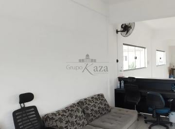 Comercial · 250m² · 4 Vagas · Oportunidade - Salão - Comercial - No bairro Bosque dos Eucaliptos - 256m².