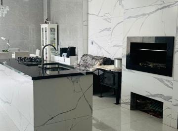 Comercial · 220m² · 4 Quartos · 5 Vagas · CASA COMERCIAL À VENDA NO ABRAÃO - AMPLO ESPAÇO E EXCELENTE POTENCIAL