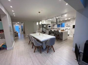 Casa · 353m² · 4 Quartos · 2 Vagas · Casa com 4 dormitórios em condominio fechado no centro de Canela