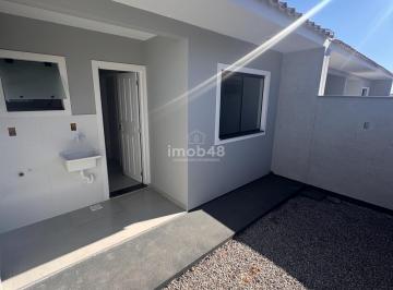 Casa · 50m² · 2 Quartos · 2 Vagas · Casa à Venda na Barra do Aririu, Palhoça: 2 Quartos, 50m²