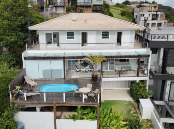 Casa · 459m² · 7 Quartos · 2 Vagas · Casa com 5 quartos a venda,  459 m² de área privativa, com vista mar no centro de Garopaba, OPORTUNI