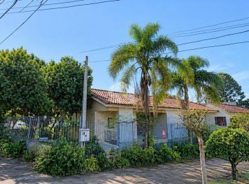 Casa · 354m² · 5 Quartos · 3 Vagas · Casa térrea, 5 dormitórios, terraço, de esquina no bairro Três Figueiras