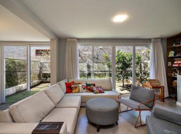 Casa · 212m² · 3 Quartos · 2 Vagas · PRONTA PARA MORAR