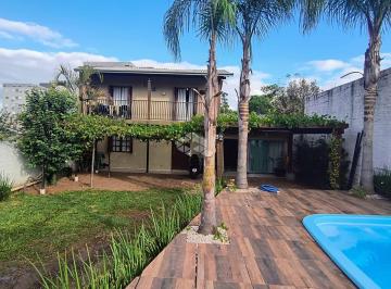 Casa · 128m² · 3 Quartos · LINDO SOBRADO COM PISCINA EM CANOAS