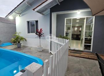 Casa · 120m² · 2 Quartos · 1 Vaga · Casa à Venda no Rio Vermelho - 3 Dormitórios, Espaço Gourmet e Excelente Área Externa em Florianópol
