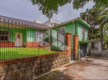 Casa · 174m² · 3 Quartos · 3 Vagas · Terreno 370m² com Casa no Jardim Botânico - Ideal para Famílias ou Construtoras