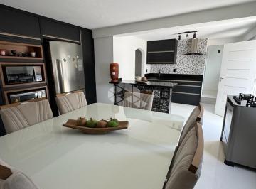 Casa · 300m² · 5 Quartos · 1 Vaga · casa Ampla com 5 Dormitórios e Espaço Gourmet Completo na Coloninha - Florianópolis